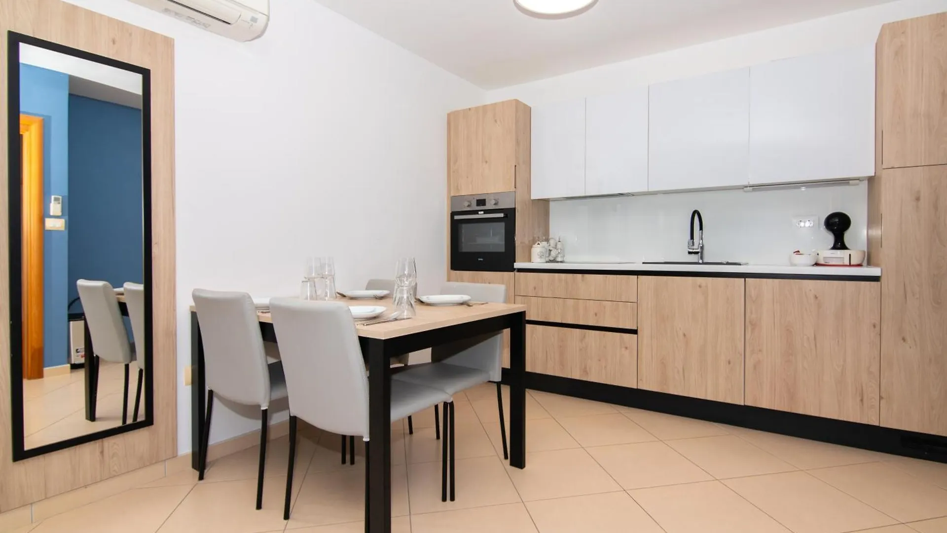 Apartment Garden Palace - Vitamin Sea Appartment With Teracce Umag Croatia